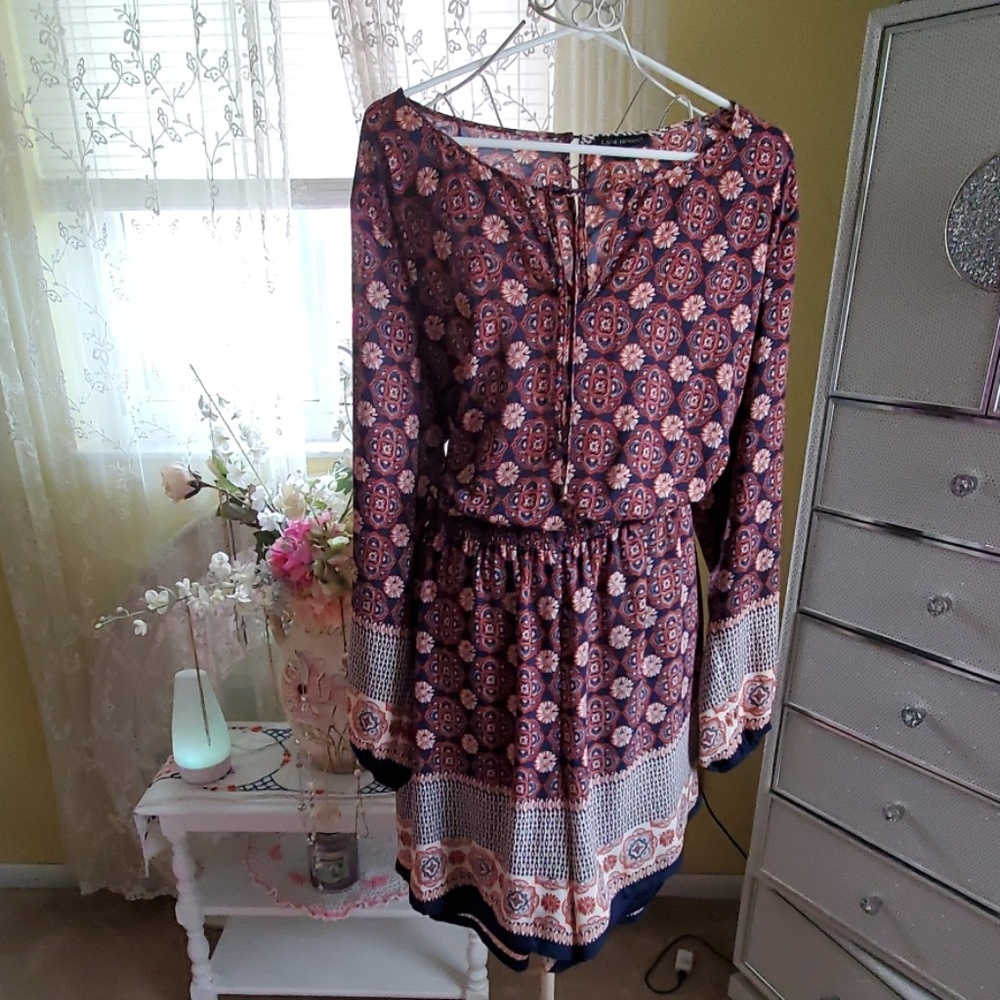 Long sleeved, multicolored romper w cinched waist